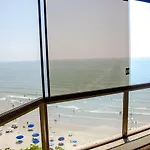 Apto Boutique Baln Camboriu frente mar pe na areia deslumbrante vista mar HIGIENIZADO TOTAL para COMVIDA-22