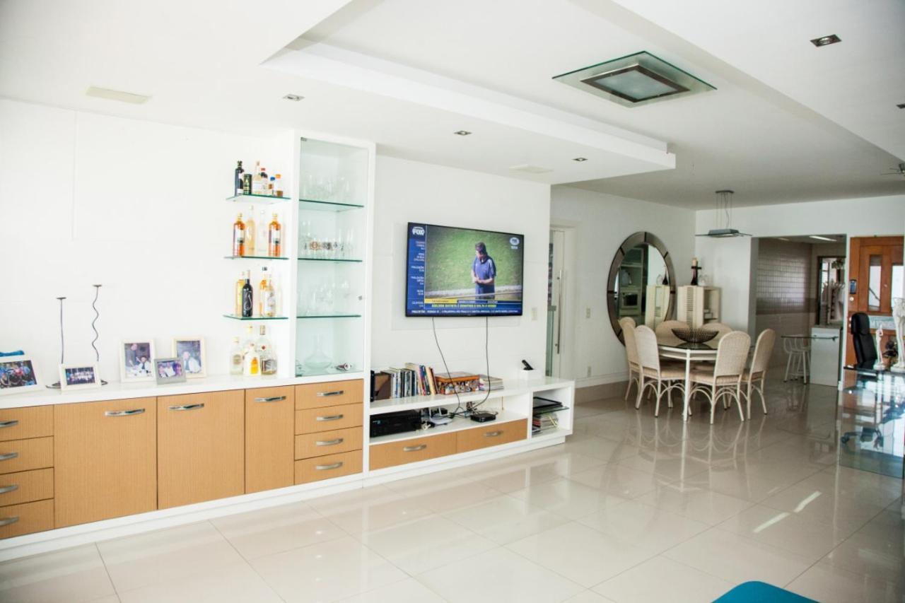 Apartamento Apto Frente Mar Bal Camboriu Pe Na Areia Churrasqueira Carvao Na Sacada Fantastica E Encantadora Vista Mar Balneario Camboriu